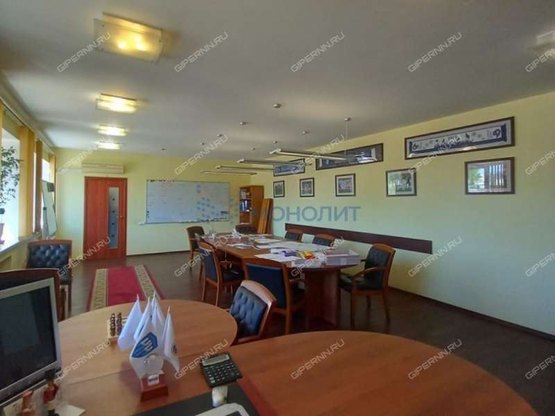 здание под офис, недвижимость под образовательные учреждения на Деловой улице