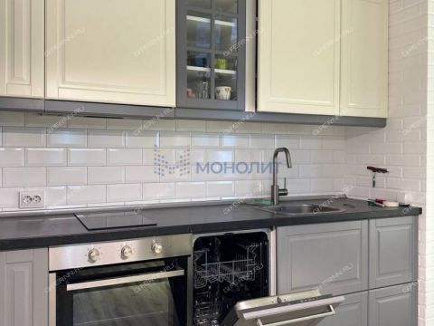 2-komnatnaya-ul-romantikov-d-6 фото