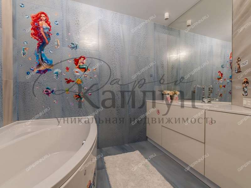 четырёхкомнатная квартира на улице Маршала Баграмяна дом 1