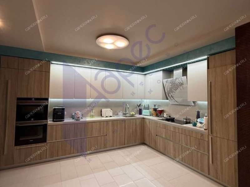 трёхкомнатная квартира на улице Максима Горького дом 77