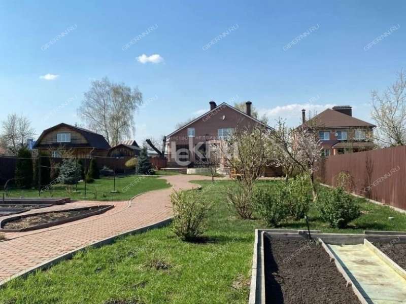 дом на Калухина село Великий Враг