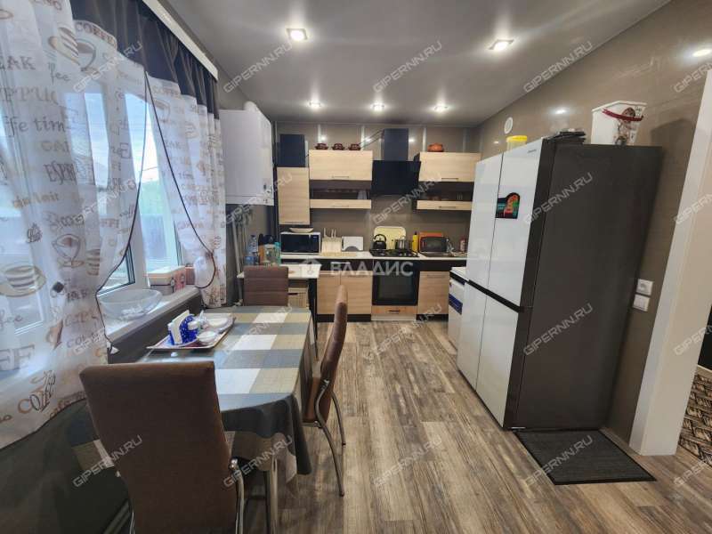 дом на улице Островского рабочий посёлок Горбатовка