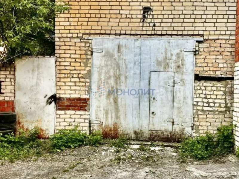 гараж на Манежной улице