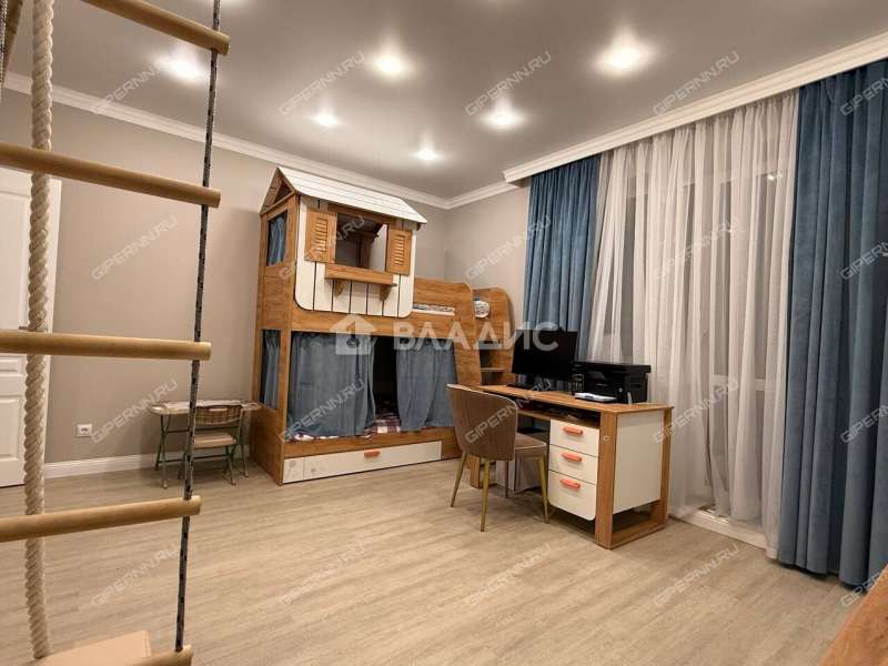 четырёхкомнатная квартира на Сенной площади дом 1