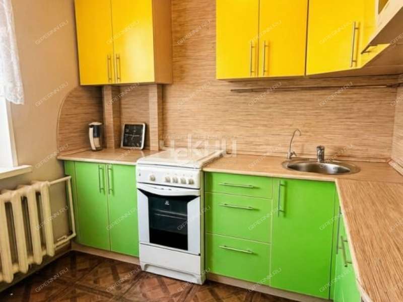 трёхкомнатная квартира на Подворной улице дом 6