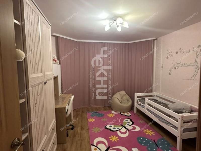 трёхкомнатная квартира на Первоцветной улице дом 6