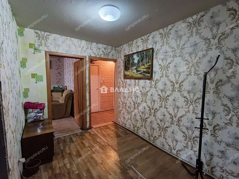 трёхкомнатная квартира на улице им. Синявина дом 56 рабочий посёлок Красные Баки