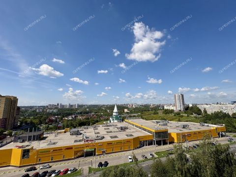 3-komnatnaya-ul-verhnepecherskaya-d-8 фото