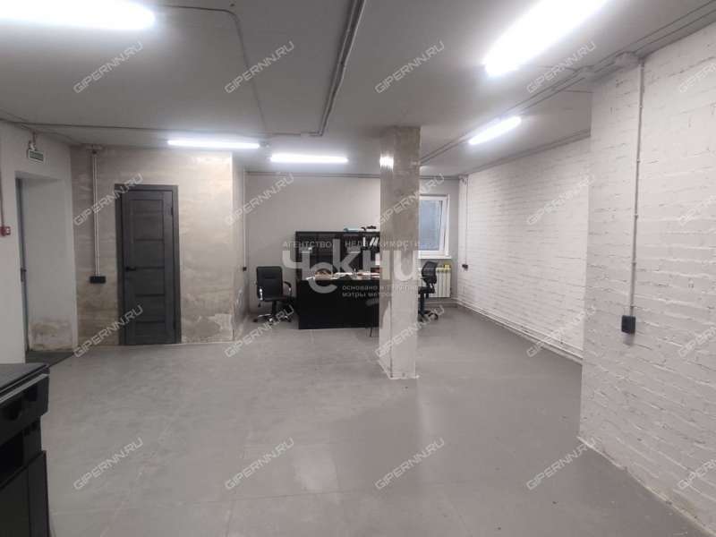 помещение под коммерческую недвижимость на Артельной улице