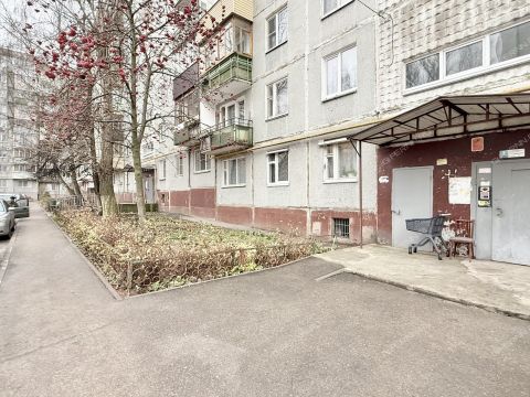 2-komnatnaya-ul-tropinina-d-4 фото