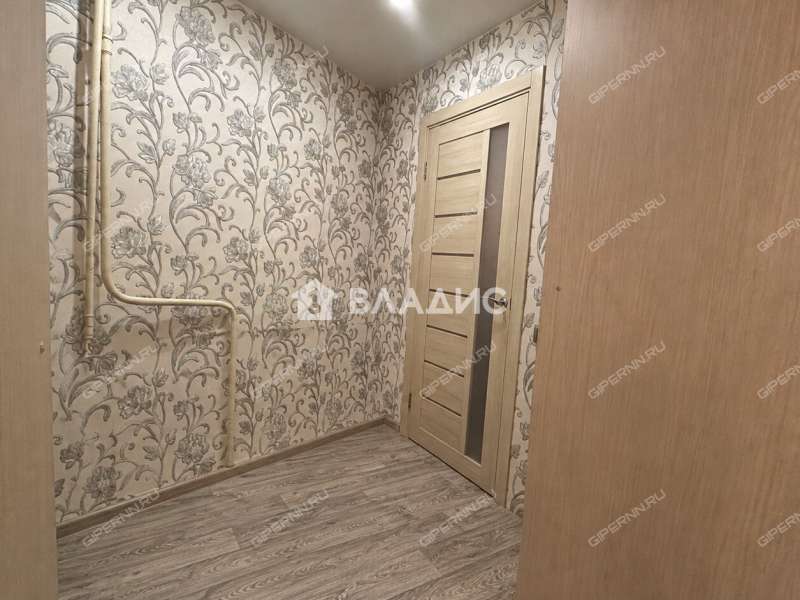трёхкомнатная квартира на улице Красных Зорь дом 15