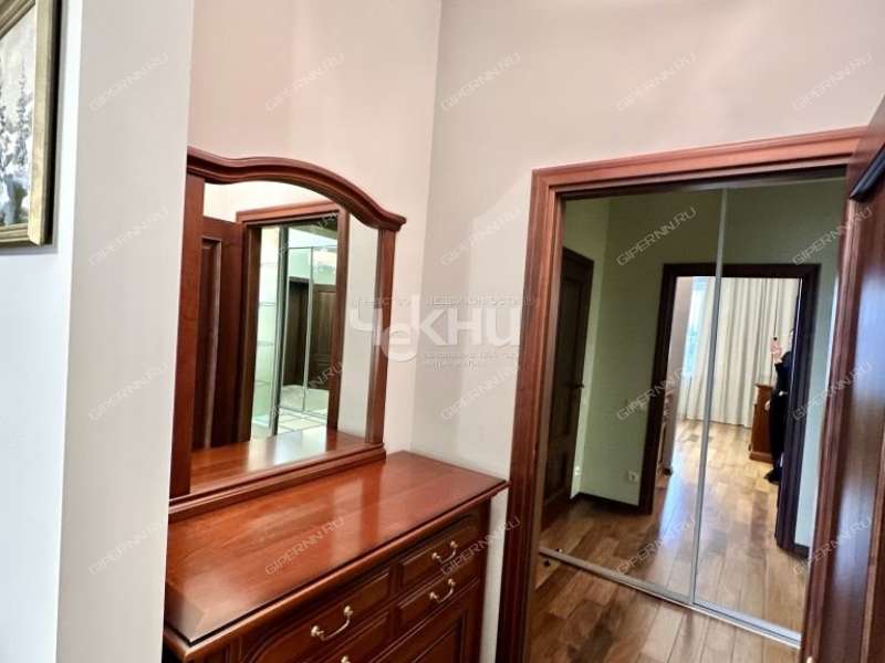 трёхкомнатная квартира на улице Коминтерна дом 139