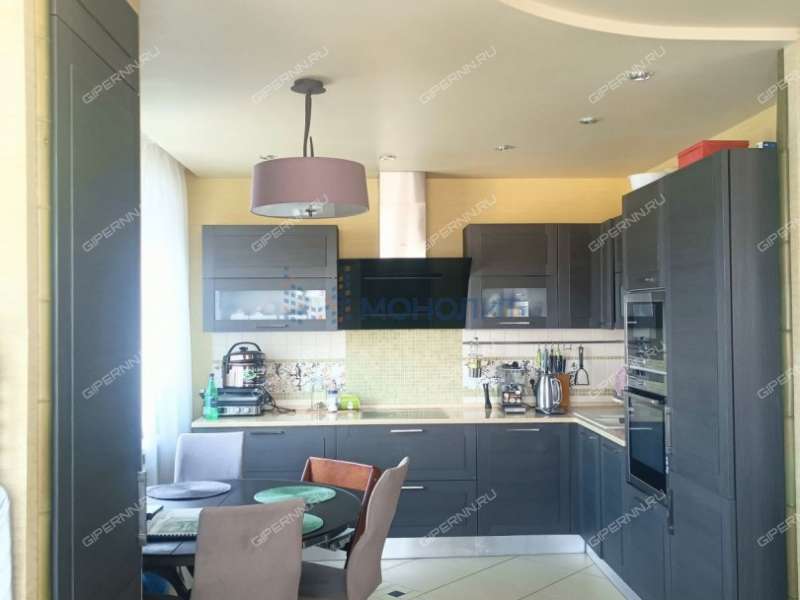 трёхкомнатная квартира на бульваре Академика Королёва дом 8