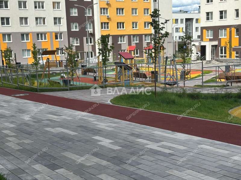 трёхкомнатная квартира на проспекте Героев Донбасса дом 16