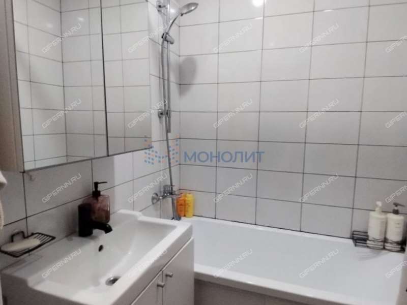 трёхкомнатная квартира на улице Сергея Есенина дом 16