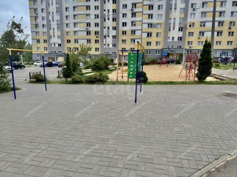 однокомнатная квартира на Вятской улице дом 8