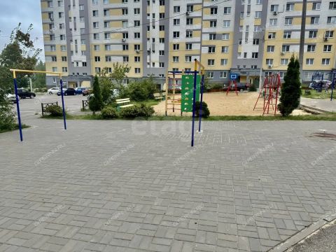 1-komnatnaya-ul-vyatskaya-d-8 фото
