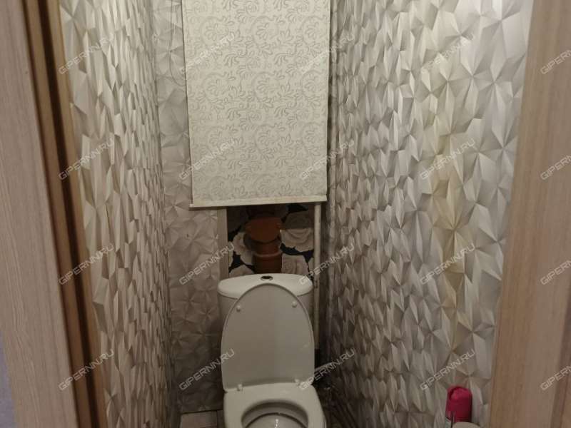 трёхкомнатная квартира в 2-м микрорайоне дом 20 город Кстово