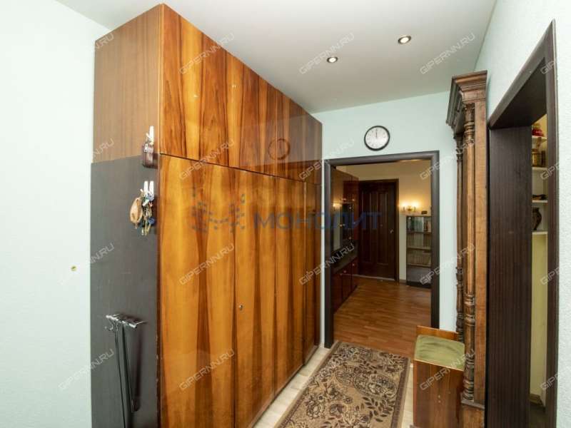 четырёхкомнатная квартира на улице Сурикова дом 16