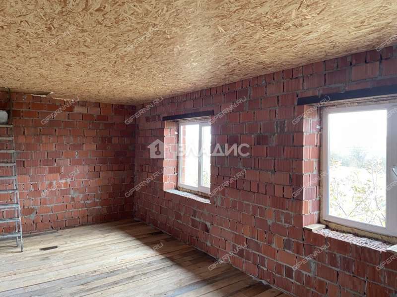 дом на  село Выездное