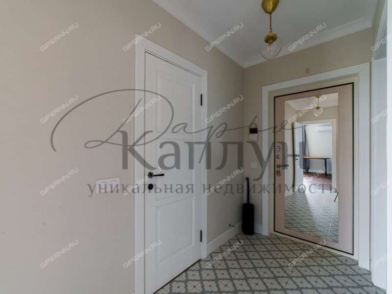 четырёхкомнатная квартира на улице Максима Горького дом 43