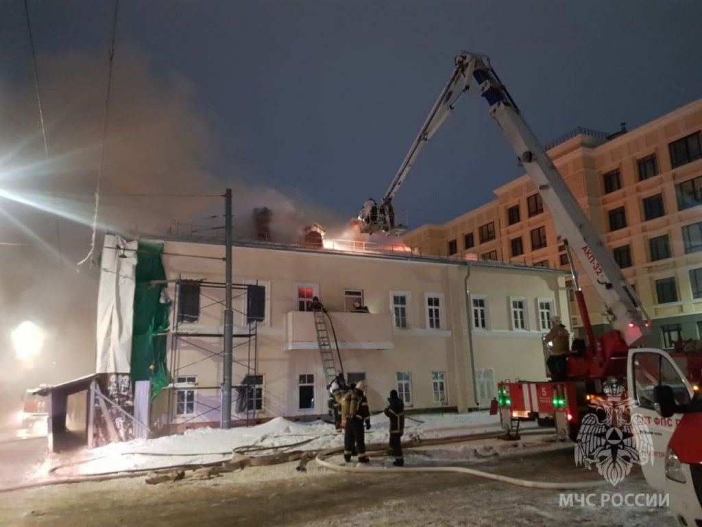 Исторический Дом Котельникова загорелся на Ильинской в Нижнем Новгороде