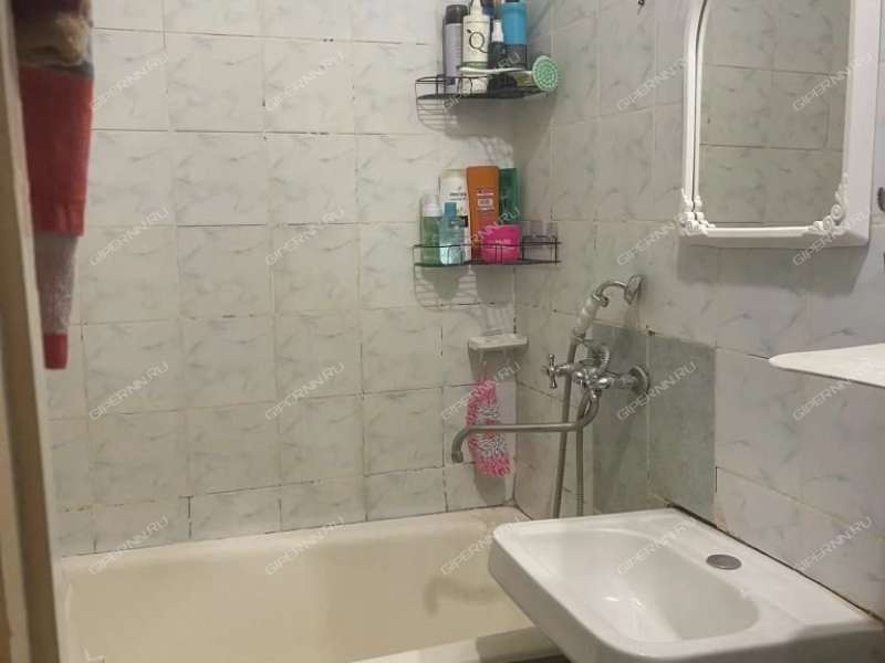 двухкомнатная квартира на проспекте Бусыгина дом 9