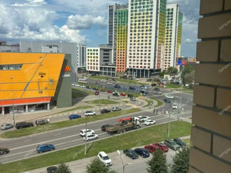 трёхкомнатная квартира на улице Родионова дом 189/24