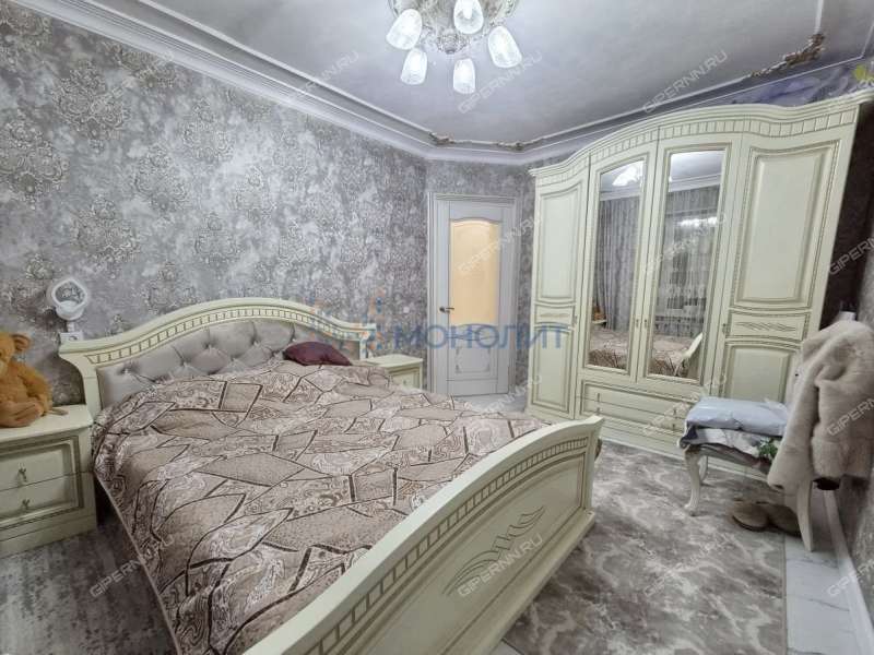 трёхкомнатная квартира на улице Движенцев дом 1