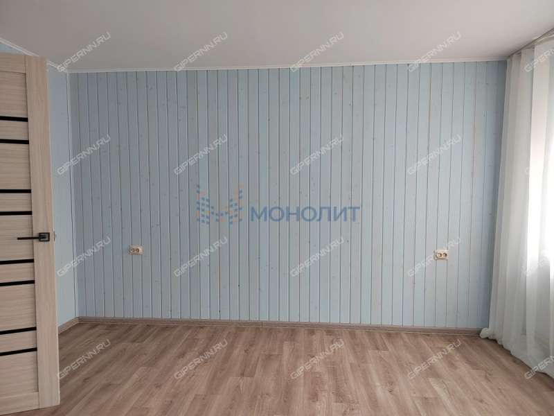 дом на Центральной улице село Курилово