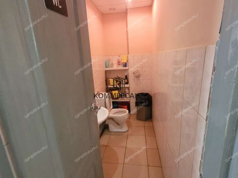 здание под офис, торговую площадь на Памирской улице