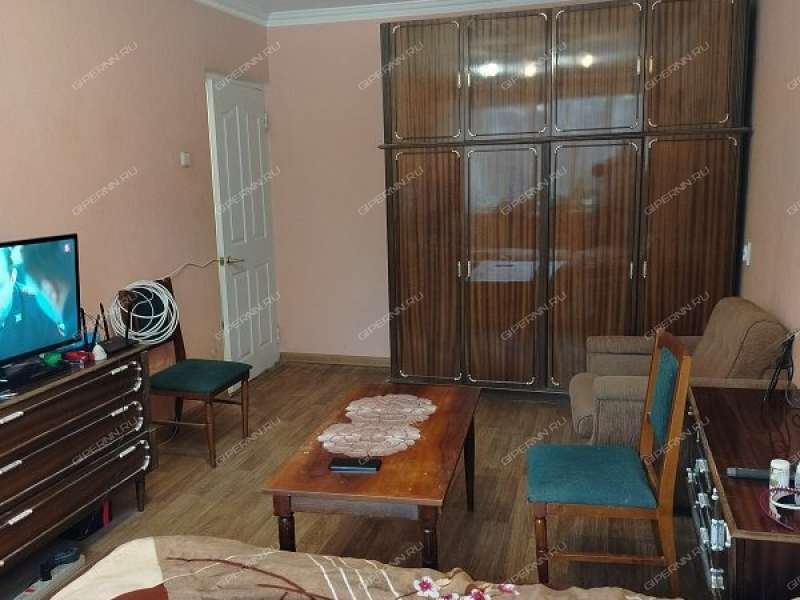 трёхкомнатная квартира на улице Гвардейцев дом 16