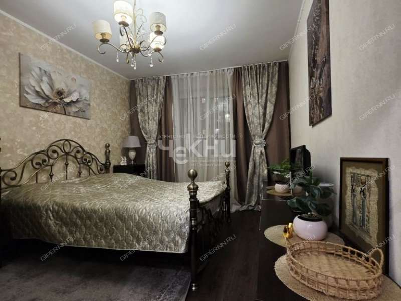 трёхкомнатная квартира на Планетной улице дом 38