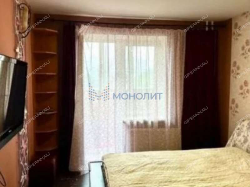 трёхкомнатная квартира на Вятской улице дом 1