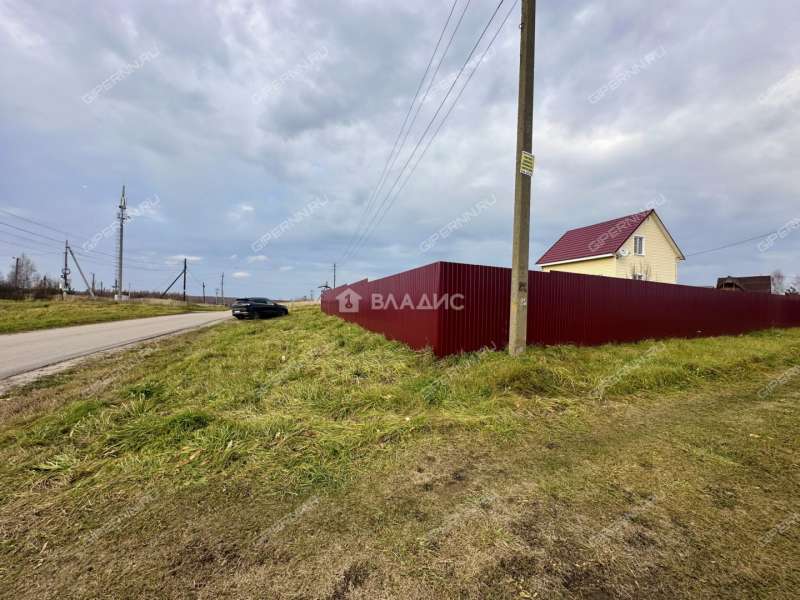 дом на улице Радужная село Арманиха