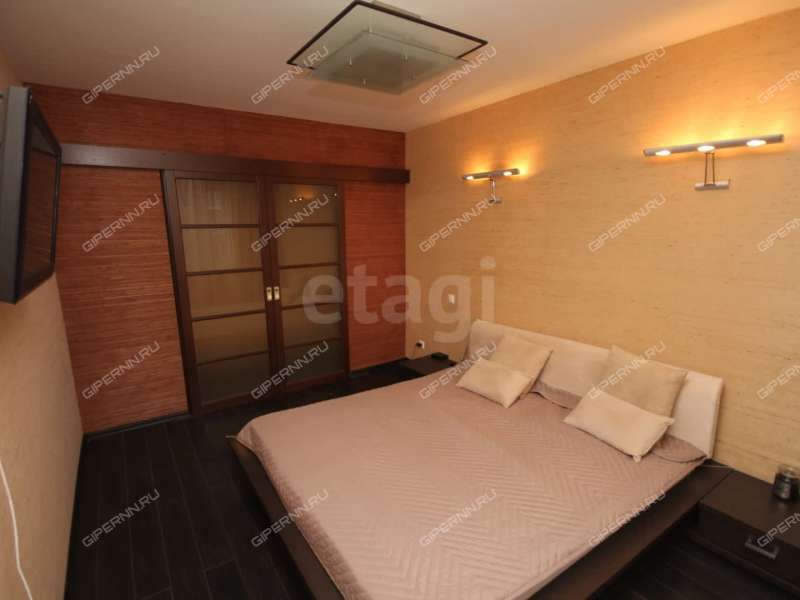 трёхкомнатная квартира на улице Верхнепечёрская дом 7 к2