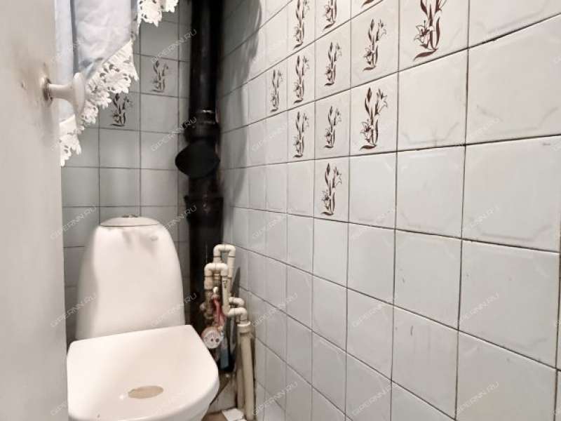 трёхкомнатная квартира на улице Политбойцов дом 12