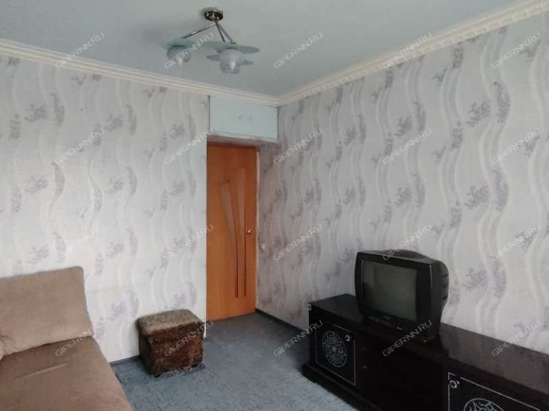 трёхкомнатная квартира на проспекте Бусыгина дом 45а