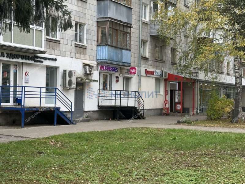 помещение под помещение свободного назначения, торговую площадь на улице Коминтерна