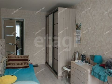 2-komnatnaya-ul-melnikova-pecherskogo-d-8 фото