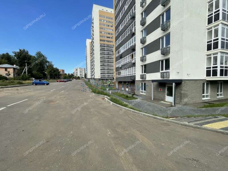 помещение под офис, торговую площадь на улице Владимира Лузянина