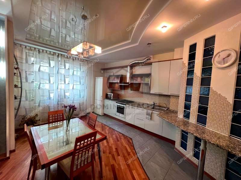 трёхкомнатная квартира на Большой Покровской улице дом 20б