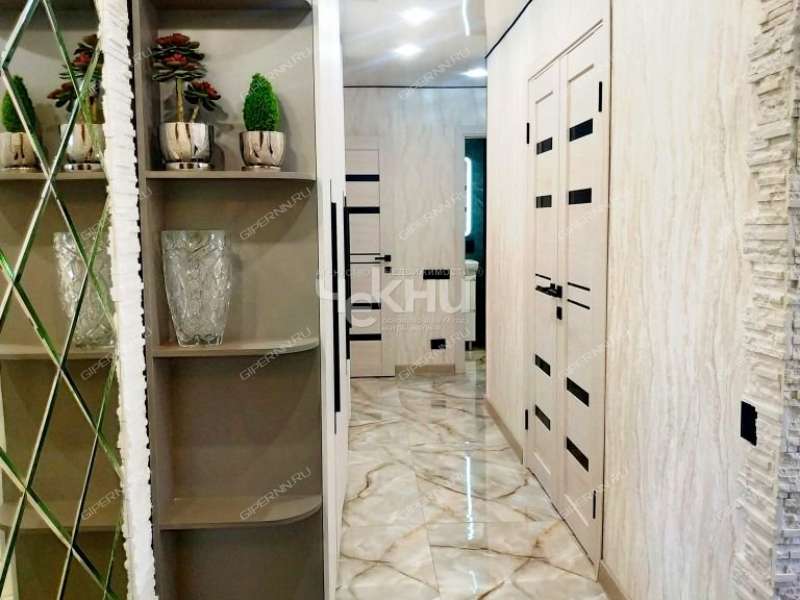 трёхкомнатная квартира на улице Октябрьской Революции дом 40