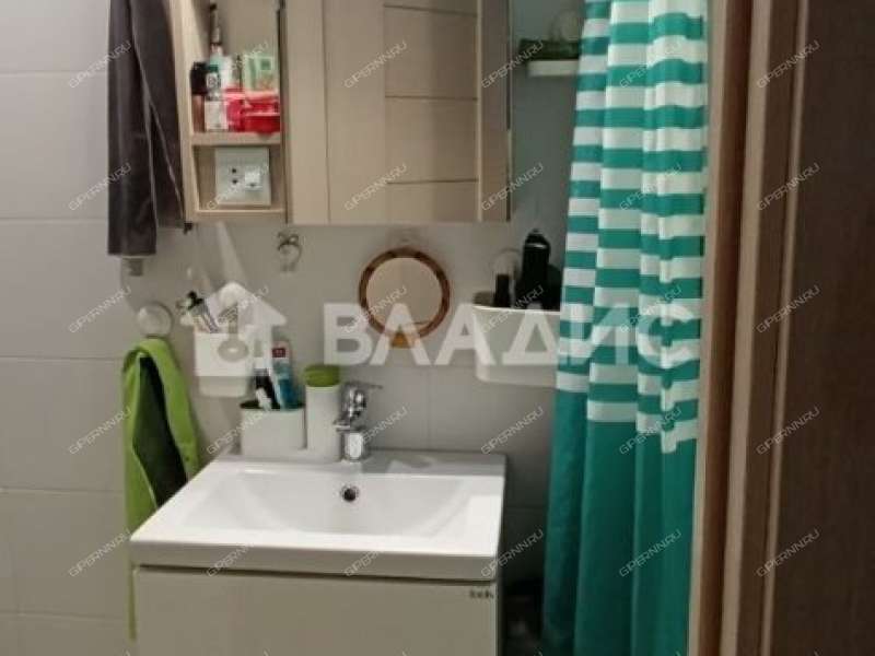 четырёхкомнатная квартира на Артельной улице дом 10А