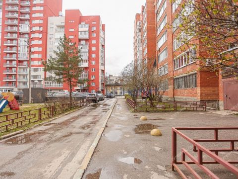 4-komnatnaya-per-svetlogorskiy-d-4 фото