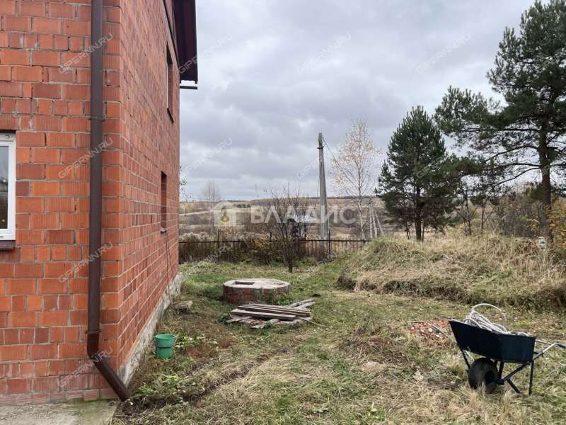 дом на  село Выездное