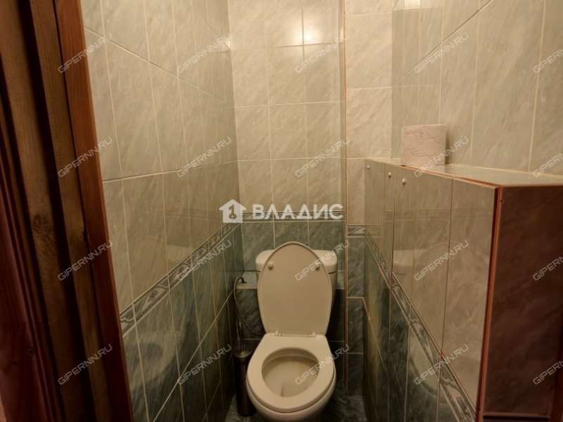 двухкомнатная квартира на улице Александра Хохлова дом 21