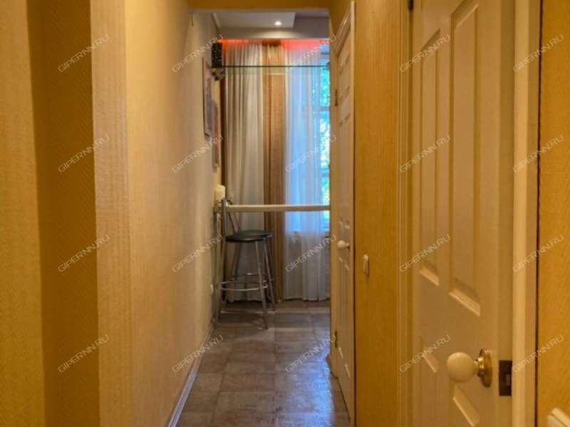 трёхкомнатная квартира на улице Ярошенко дом 1