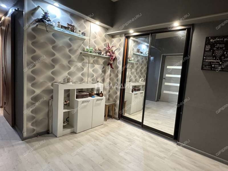 трёхкомнатная квартира на улице Буревестника дом 14