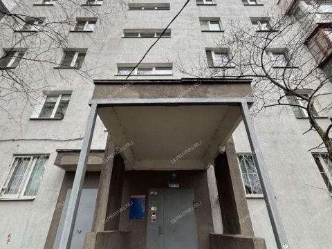 1-komnatnaya-ul-strokina-d-18 фото